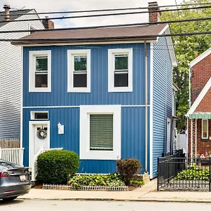 https://pet-friendly-home-100-feet-to-walnut-street.hotels-in-pittsburgh.com