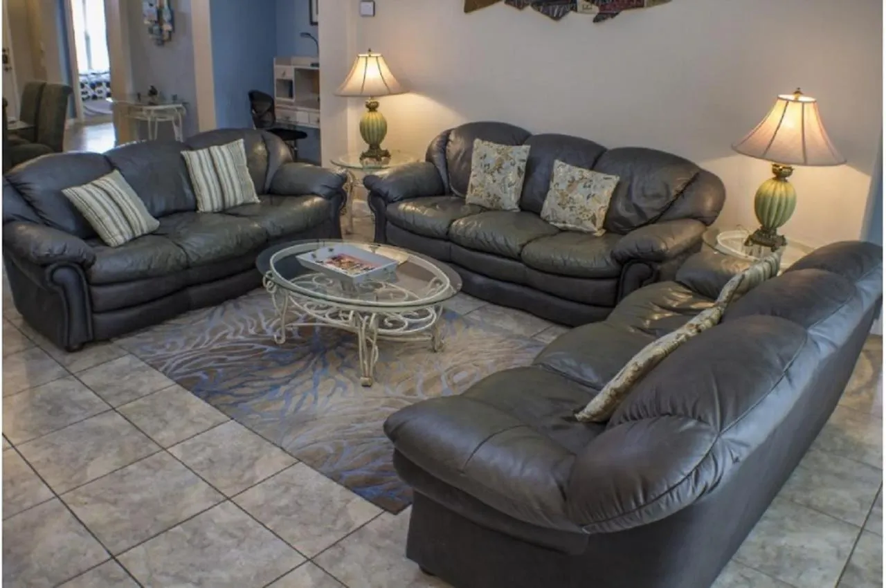 Three-Bedroom Pool Home Davenport